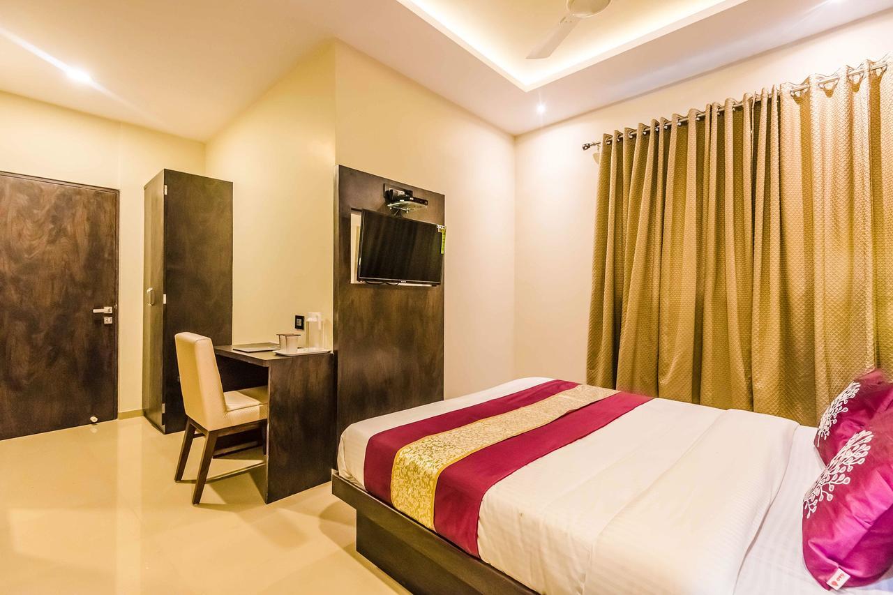 Oyo 6719 Atlas Grand Hotel Bombay Esterno foto